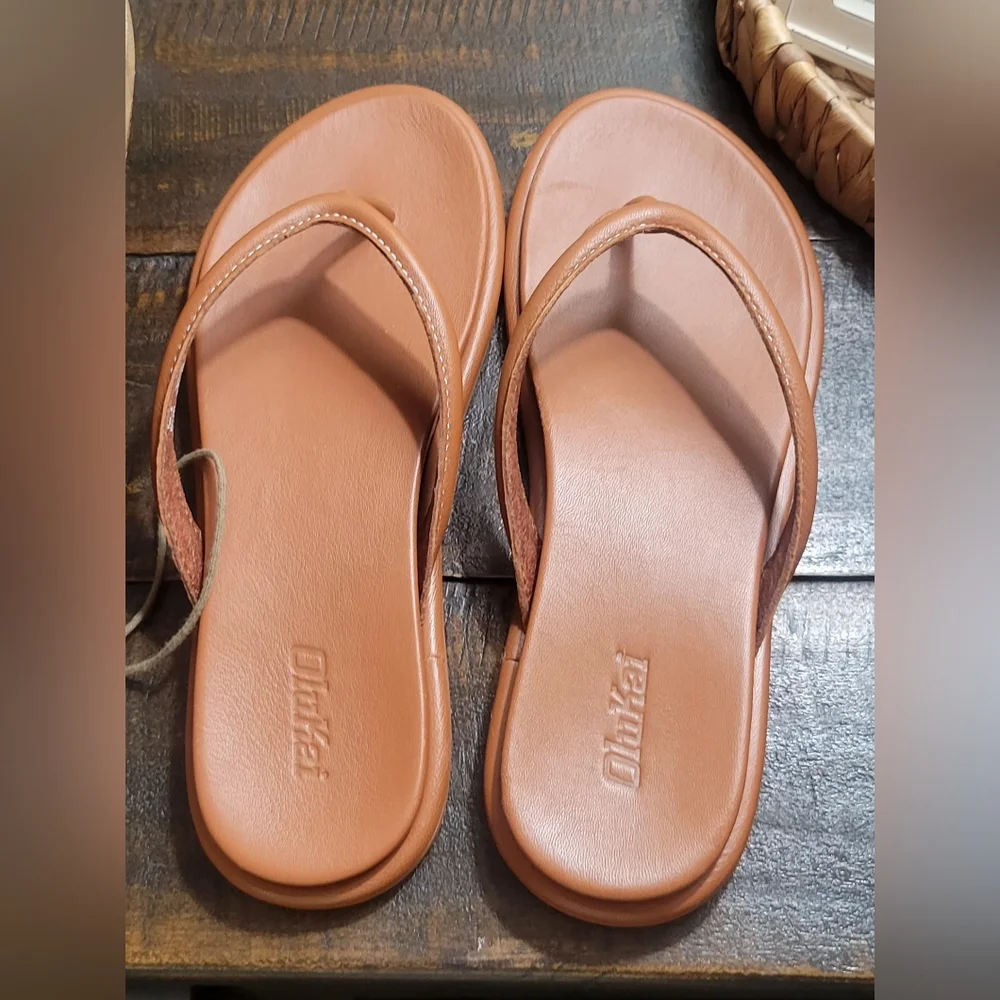 OLUKAI Tiare Fox Leather Flip Flops Size 7 - Picture 5 of 15